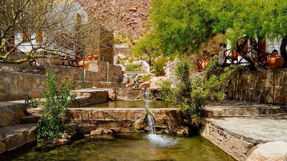 Ni Jordán ni Cacheuta: Las termas escondidas en medio de una quebrada que parecen sacadas de un cuento