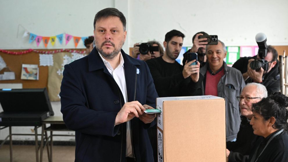 Elecciones legislativas porteñas: votó Leandro Santoro.
