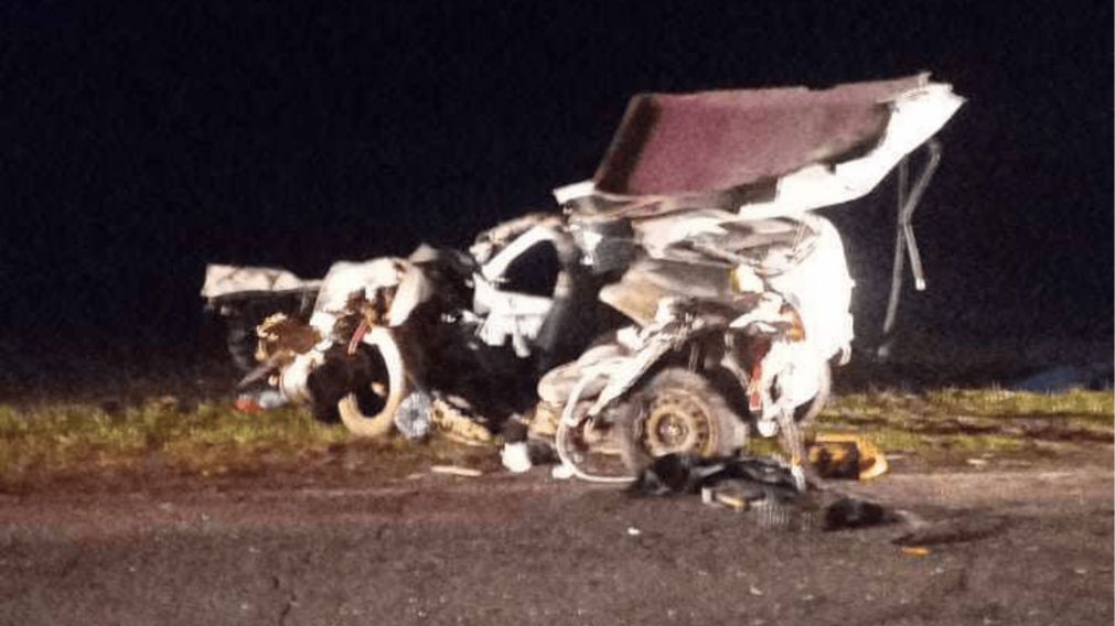 El choque fue en el kilómetro 437 de la Ruta 11, en jurisdicción de Villa Gesell (Imagen gentileza: Facebook/Noticias Policiales).