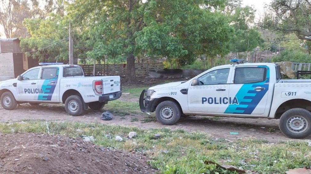 Los policías realizaron varias diligencias para apresar al agresor.