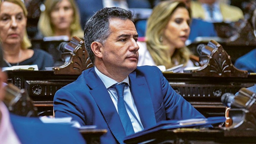 Gabriel Bornoroni, el dipuado de La Libertad Avanza que sorteará su dieta.