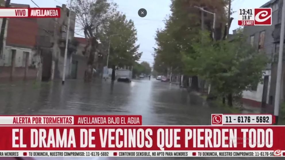Avellaneda bajo el agua y los vecinos que no pueden salir de sus casas.