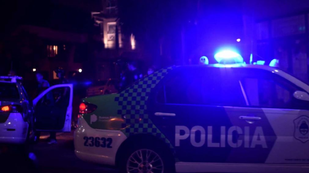 Los investigadores policiales se apersonaron en el escenario del crimen.
