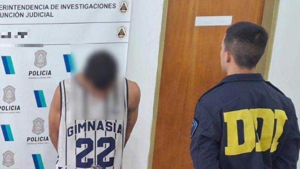 Este es el sujeto que resultó arrestado por los investigadores policiales.
