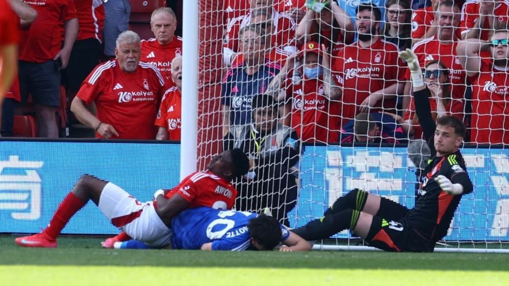 Un jugador de la Premier League fue operado de urgencia por una impactante lesi�n y est� en coma inducido (Imagen Reuters).