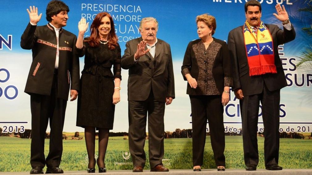 El ex presidente boliviano Evo Morales lamentó la pérdida de su "hermano" y destacó el compromiso de Mujica con la integración latinoamericana.