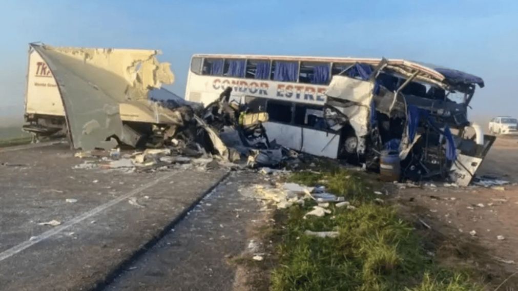 El siniestro dejó cuatro personas fallecidas y 16 heridos.
