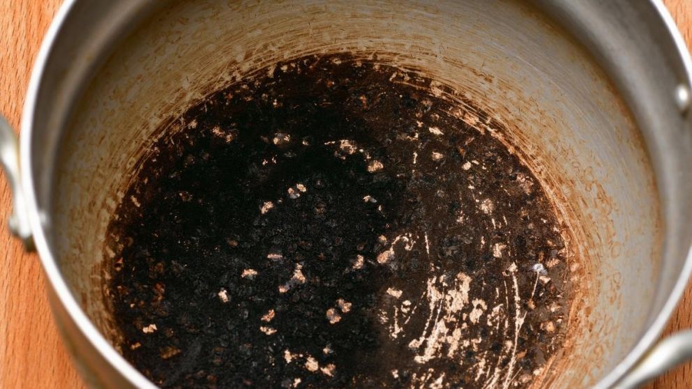 No te des por vencido con tu olla quemada.