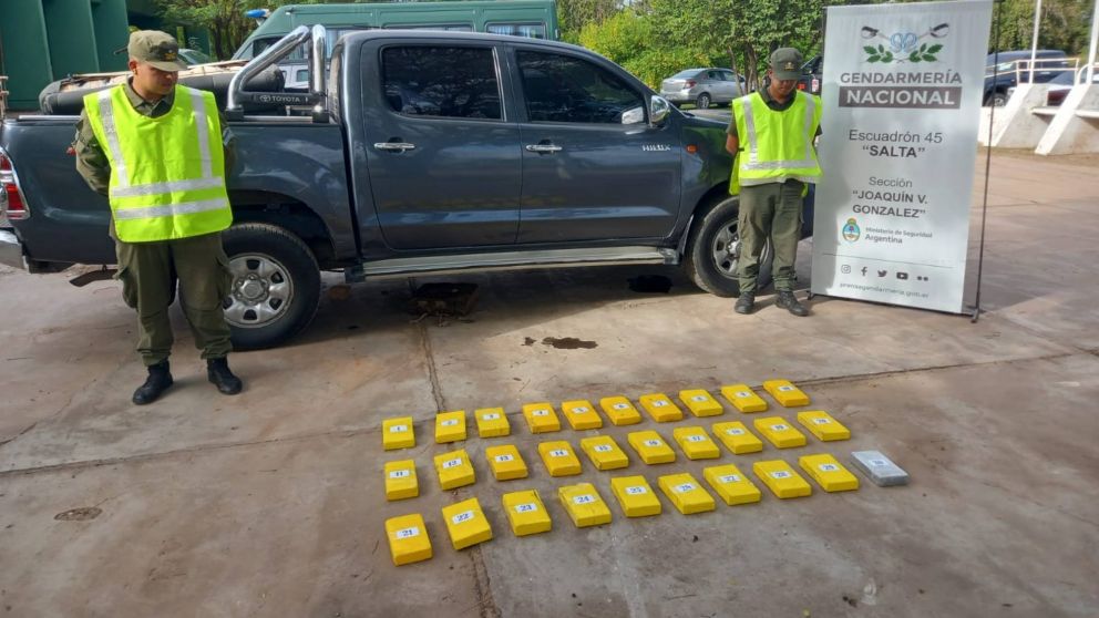 Viajaban con 31 kilos de cocaína: lo pararon en control de rutina y así los descubrieron