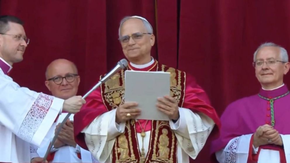 Robert Prevost envió un saludo a Perú en su primer mensaje como papa.