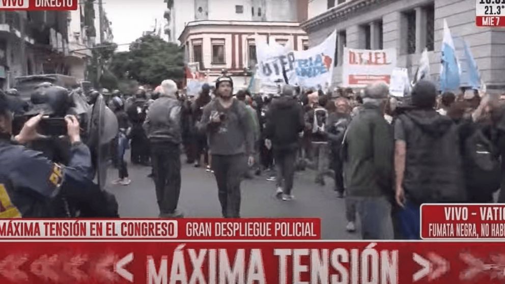 ¡EN VIVO! Marcha de jubilados: incidentes tras protocolo antipiquete y varios detenidos