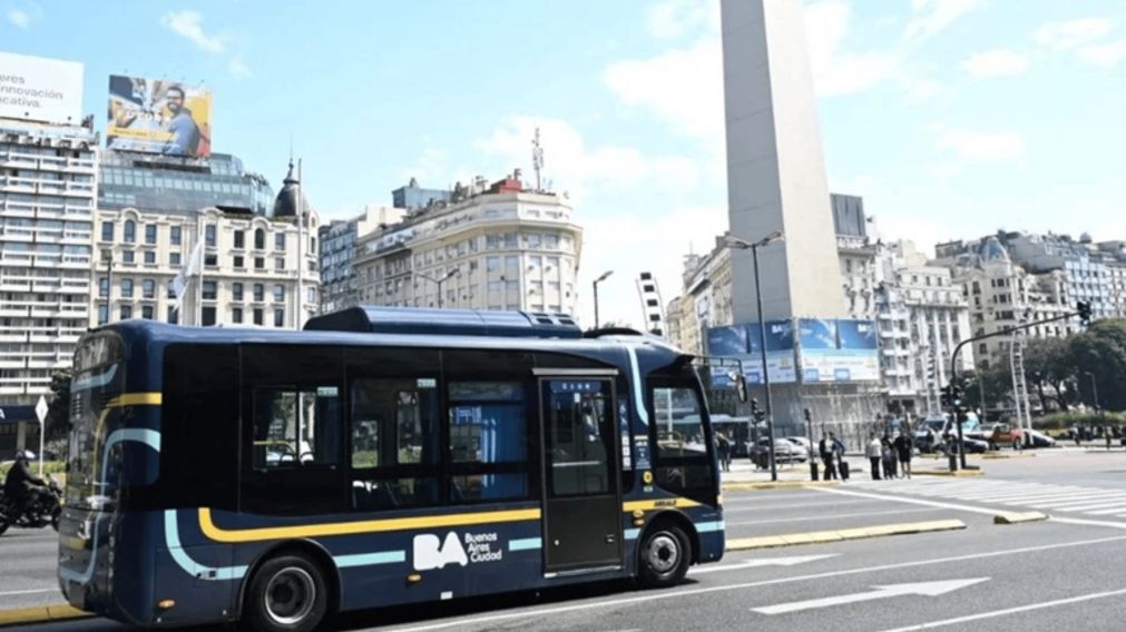 Ya funciona la primera l�nea de colectivos el�ctricos en la Ciudad