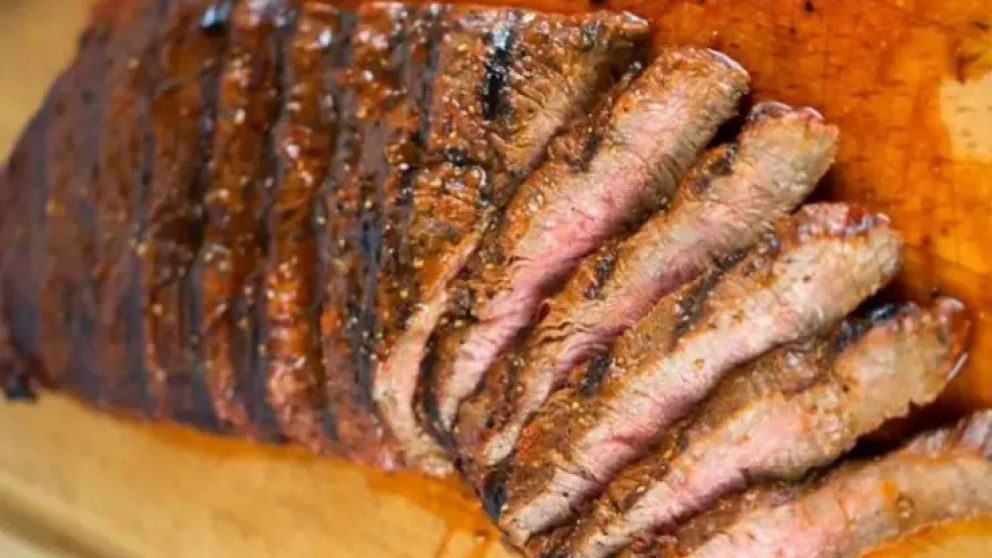 Ni vacío ni asado que está muy caros: El corte de carne por menos de $5.400 que sale una manteca a la parrilla