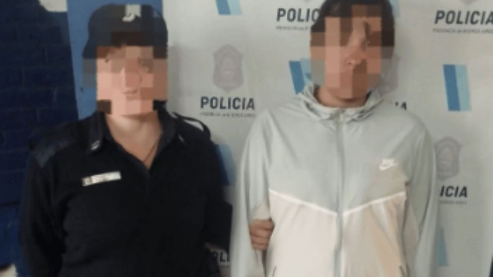 La detenida es una joven de 19 años (Foto 0223).