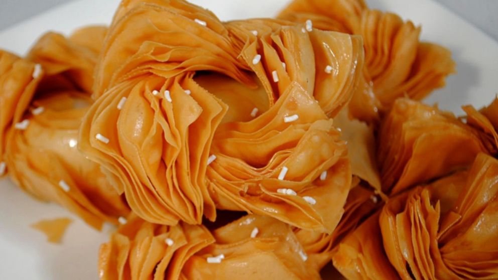 Deliciosa receta de pastelitos de batata o membrillo para el mate: un bocado crujiente de tradición argentina.