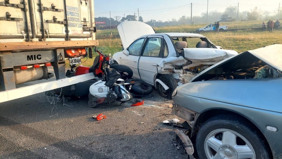 El choque ocurrió en la autopista 7, a la altura del puente de la ruta 192 (Gentileza El Civismo).