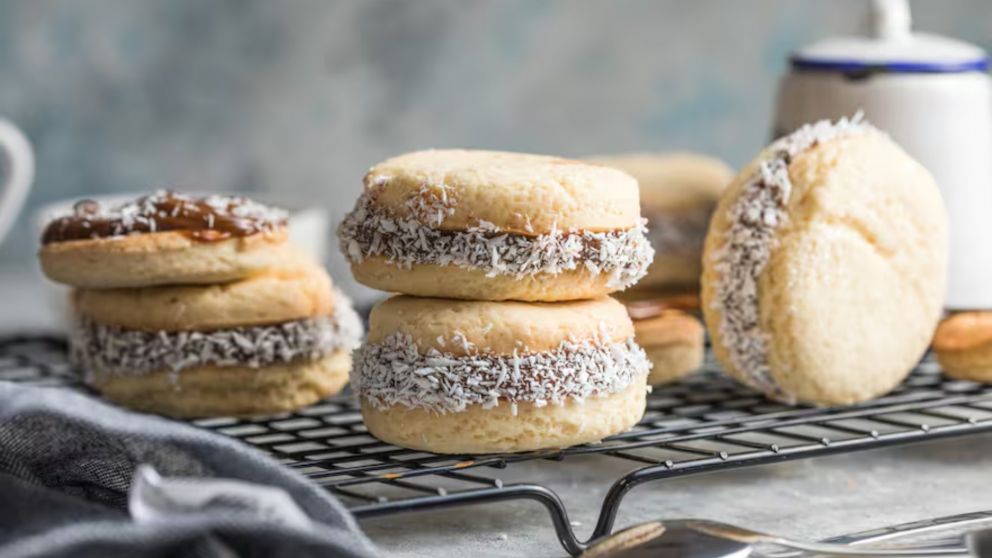 Receta para hacer alfajores de maicena, fáciles e ideales para resolver una merienda.