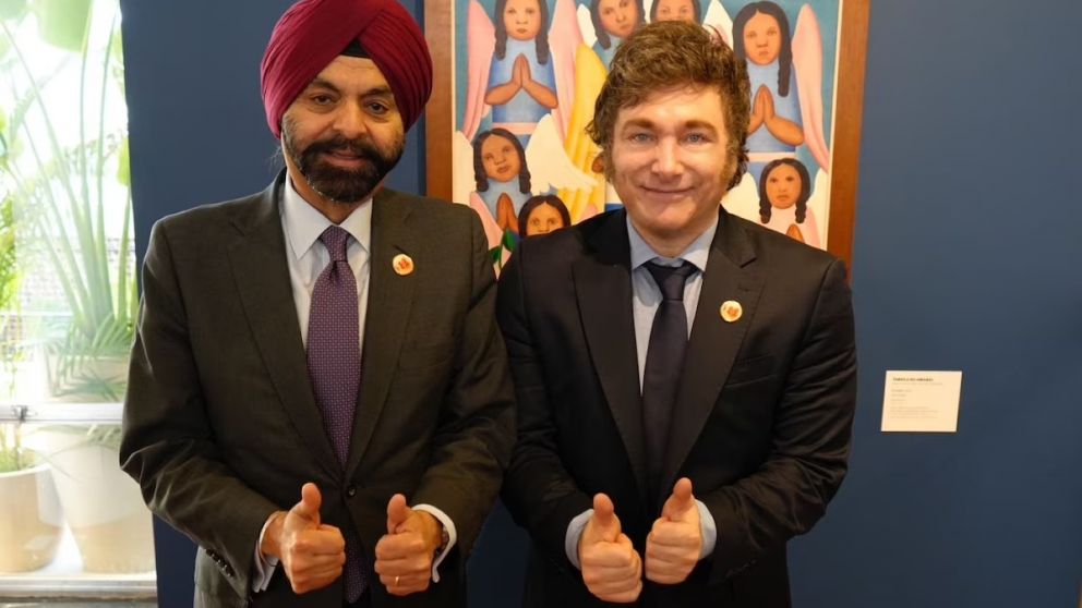 El presidente Javier Milei junto al titular del Grupo Banco Mundial, Ajay Banga.