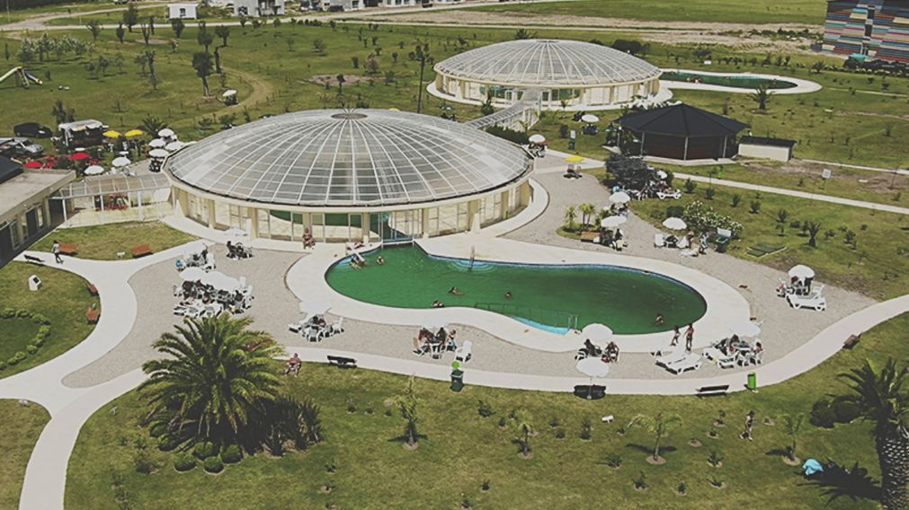En familia, pareja o amigos: descansa a pocos kil�metros de CABA en estas espectaculares termas.