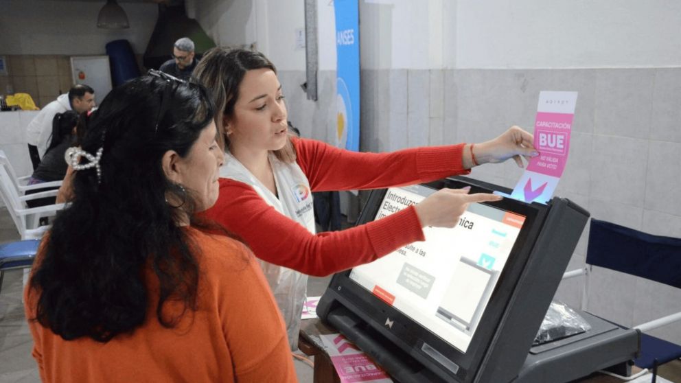 En la Ciudad de Buenos Aires se votarán legisladores con boleta única electrónica.