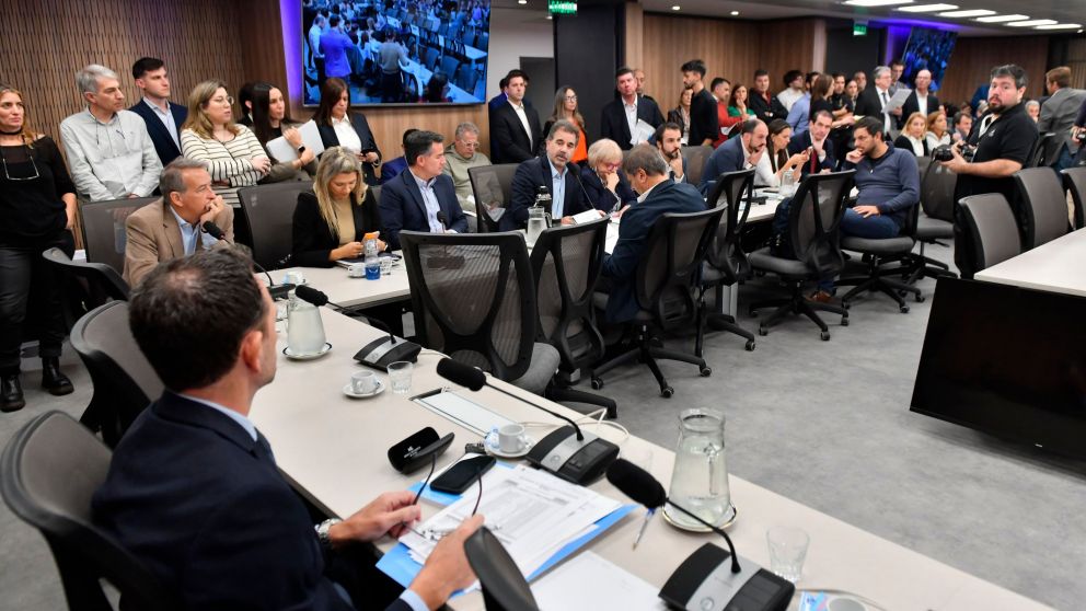 La votaci�n para elegir a las autoridades de la comisi�n finaliz� en empate (Foto NA).