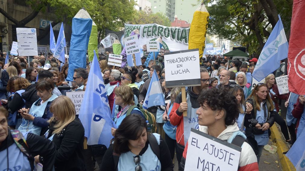 Los trabajadores se concentran a las 15 en Independencia y Per�.