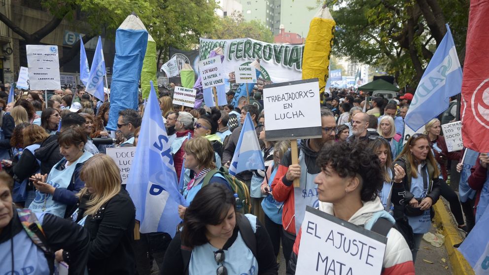 Los trabajadores se concentran a las 15 en Independencia y Perú.