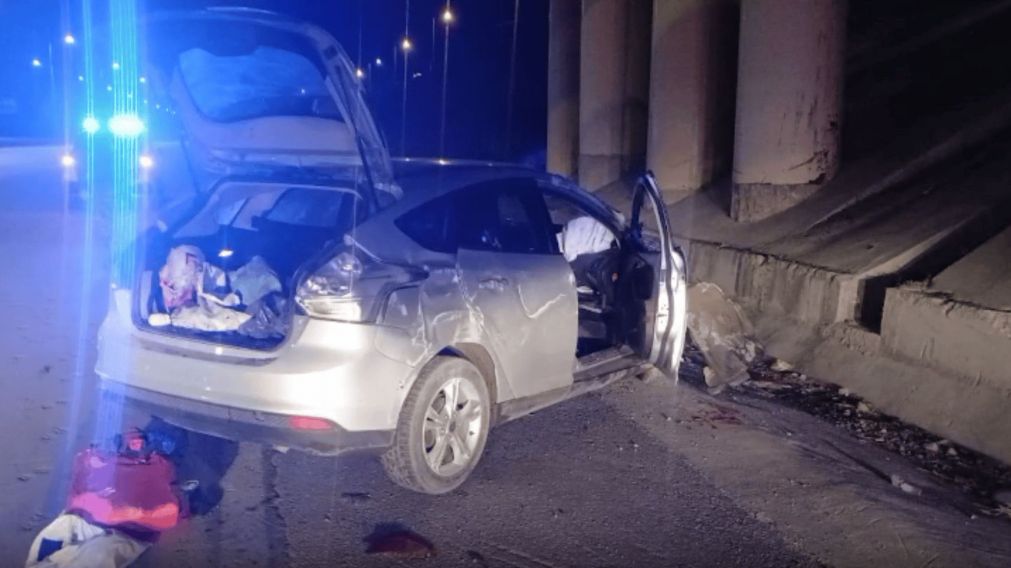 El auto manejado por el delincuente evadido.