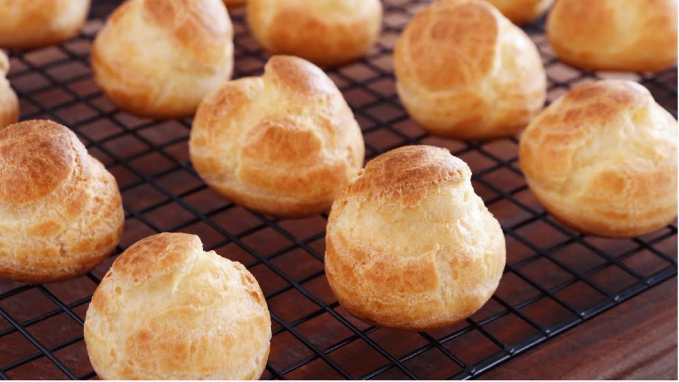 Bombas de crema en 5 pasos, perfectas para los mates: receta económica, fácil y deliciosa