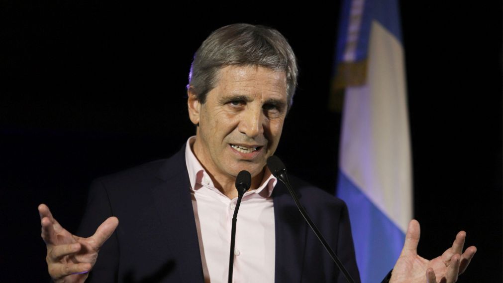 Luis Caputo disertó en el Congreso Económico Argentino ExpoEFI.