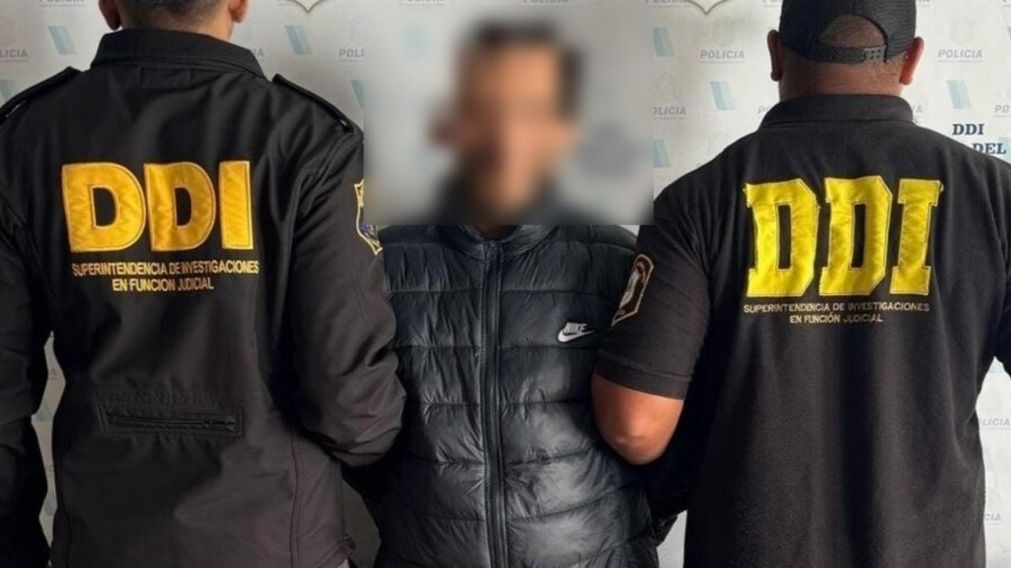 Este es el sujeto que resultó detenido por los investigadores policiales.