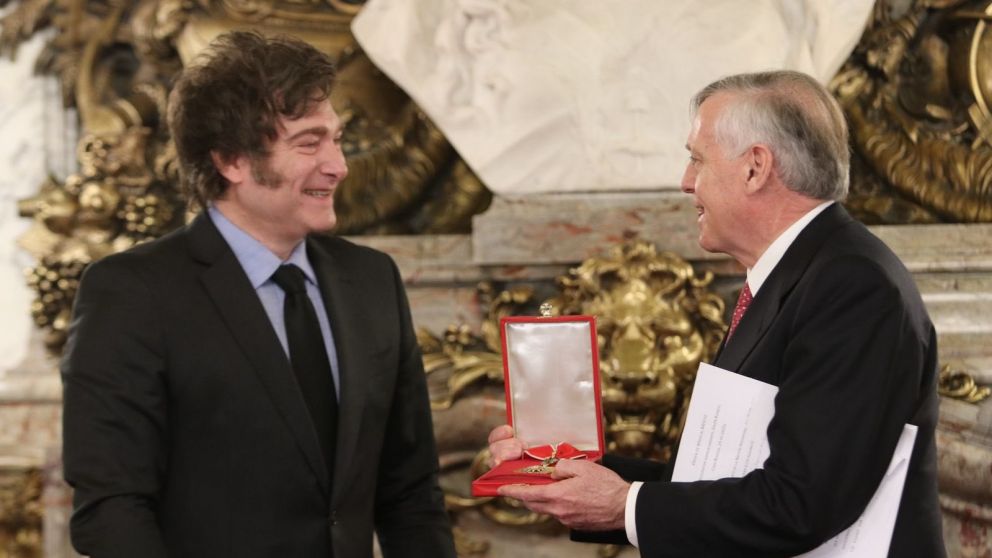 Javier Milei condecoró a Jesus Huerta de Soto