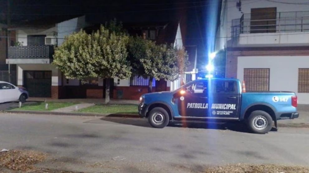Los delincuentes aún permanecen prófugos, informaron fuentes policiales.