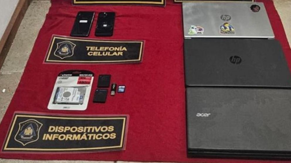 Estos son algunos de los elementos que se incautaron en el procedimiento.