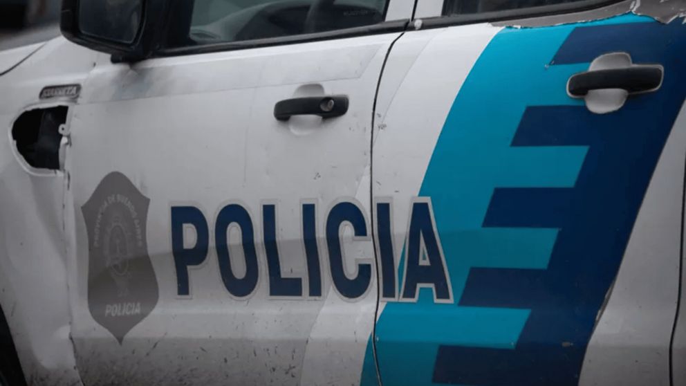 Un vecino llamó a la policía al escuchar los gritos de la víctima.