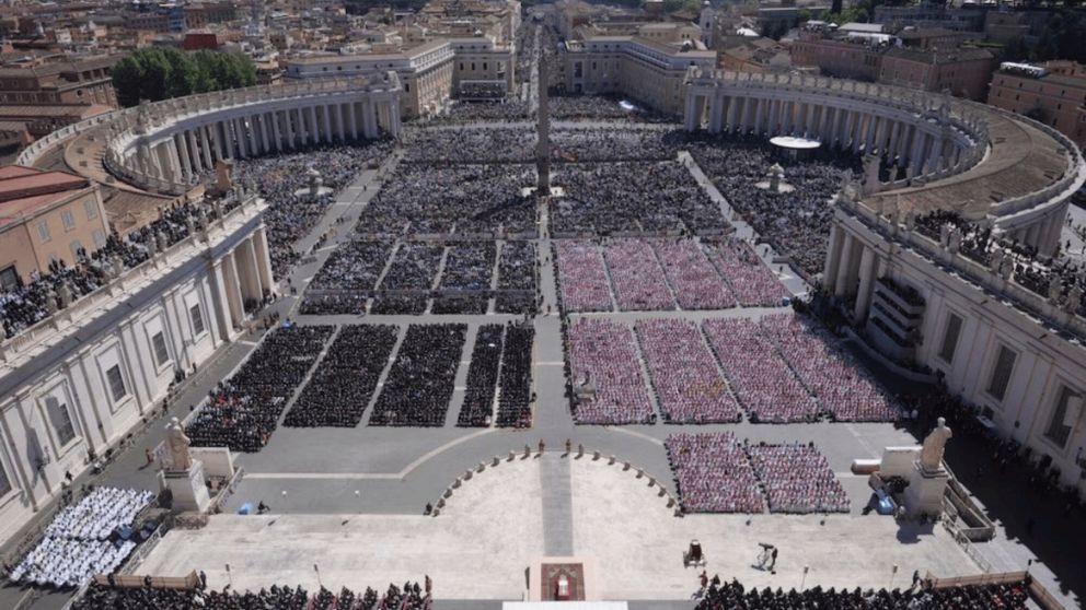 Multitudinario funeral del papa Francisco.