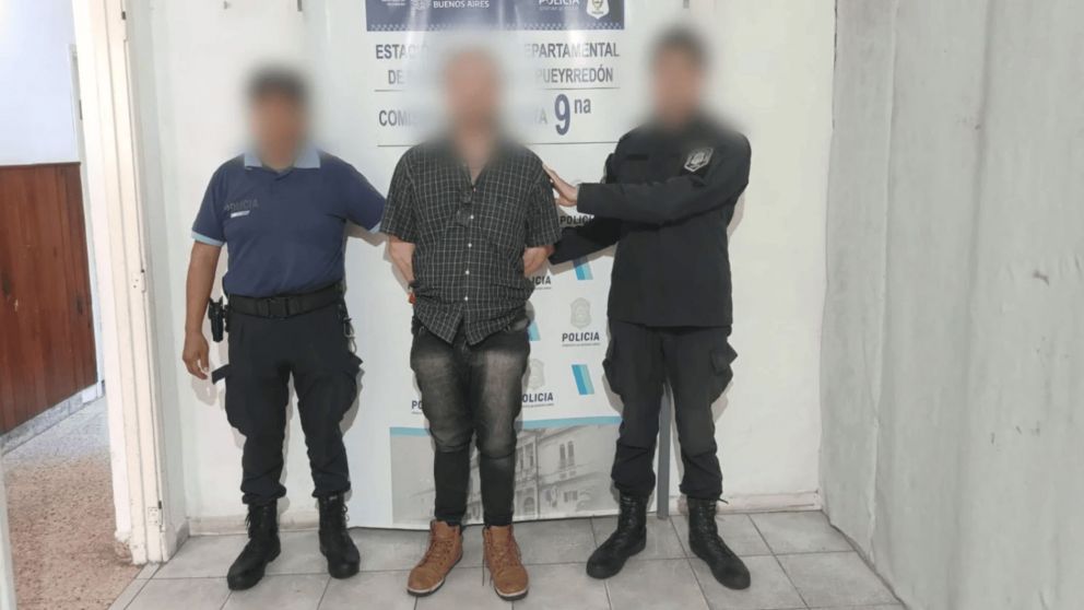 Robó auriculares de alta gama y quedó detenido.