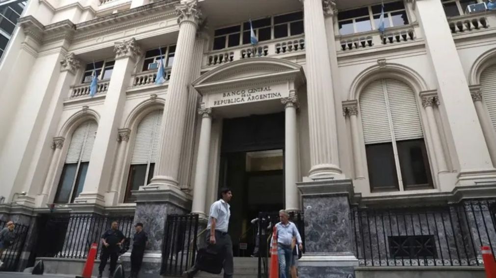 El BCRA le dio acceso al dólar a inversores no residentes y emitió una nueva serie de Bopreal por u$s3.000 millones.