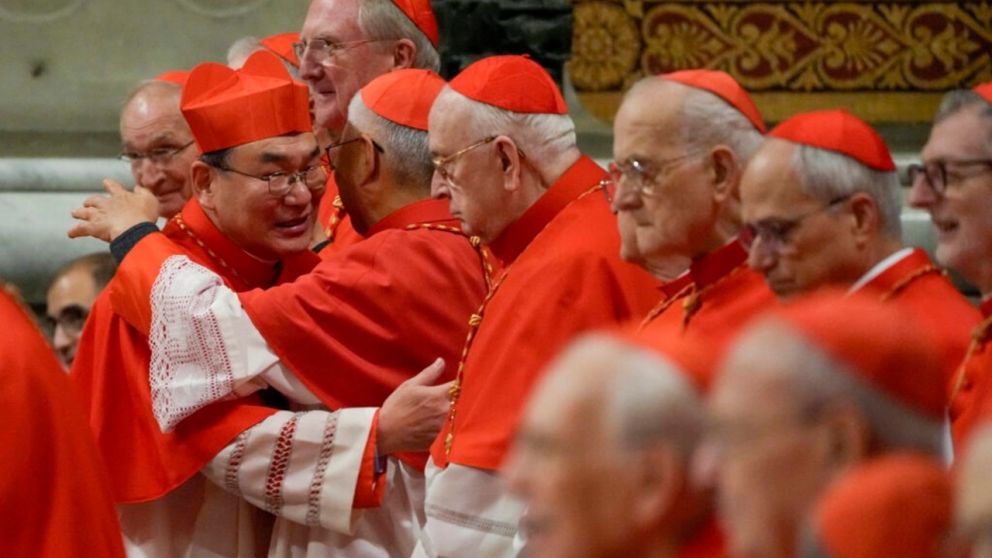 LOS CARDENALES NO PODRÁN TENER CONTACTO CON GENTE DEL EXTERIOR.