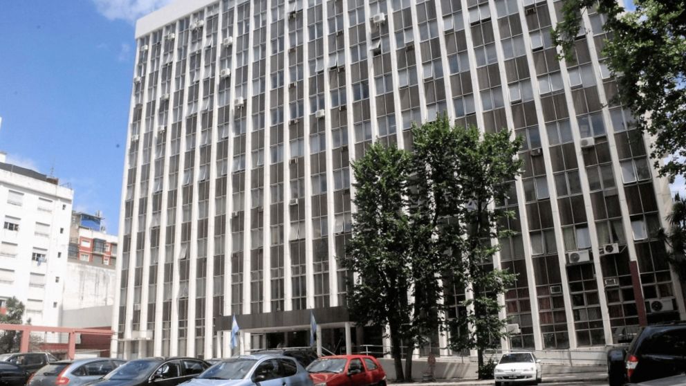 Un mejer acusada de matar a un hombre fue declarada no culpable por un jurado popular.