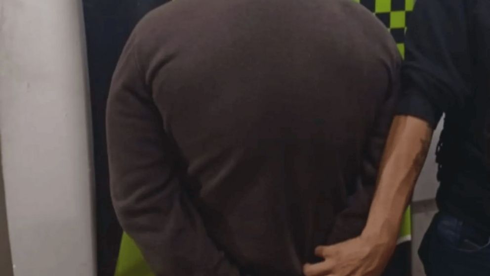 Detenido por matar al perro de su vecino.