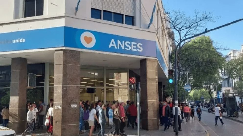 Sorpresa de ANSES: ¿quiénes cobrarán más de $474.000 en mayo 2025?