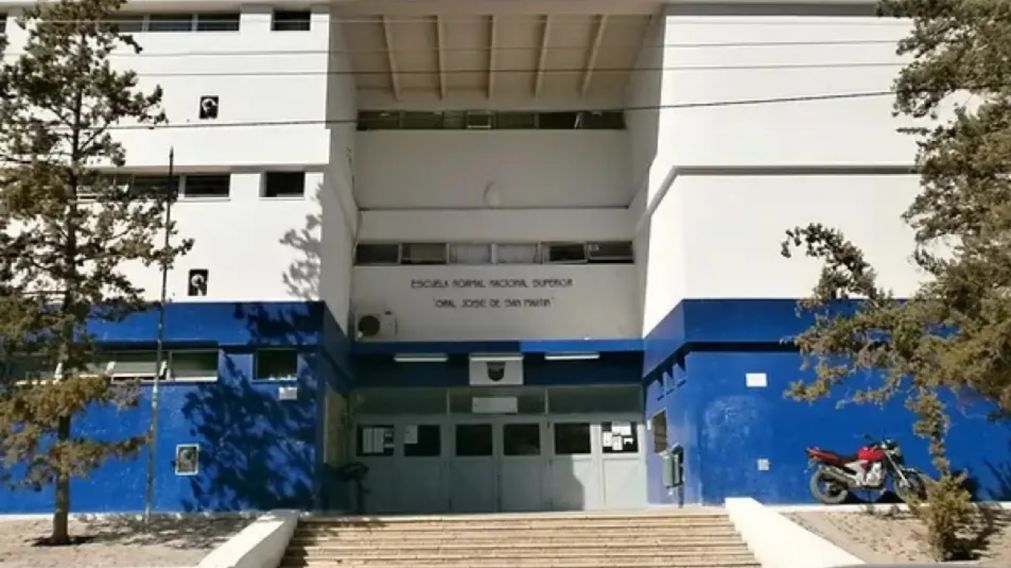 El edificio del Colegio San Martín, donde ocurrieron los hechos.