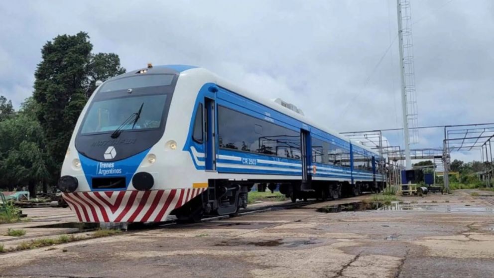 Inicialmente, se procederá al desarme de la estructura de las vías actualmente instaladas en el cruce y luego se llevará a cabo una actualización técnica de los componentes ferroviarios, incorporando materiales y tecnologías modernas.