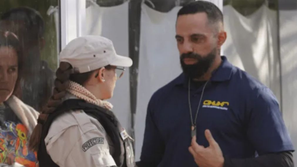 Nicol�s Gabriel Soria, m�s conocido como "El Americano", luciendo una remera de la ONG "OUR" (Archivo).