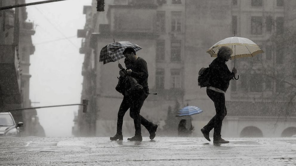 Cambió el pronóstico: Buenos Aires y 4 provincias más bajo alerta por tormentas.