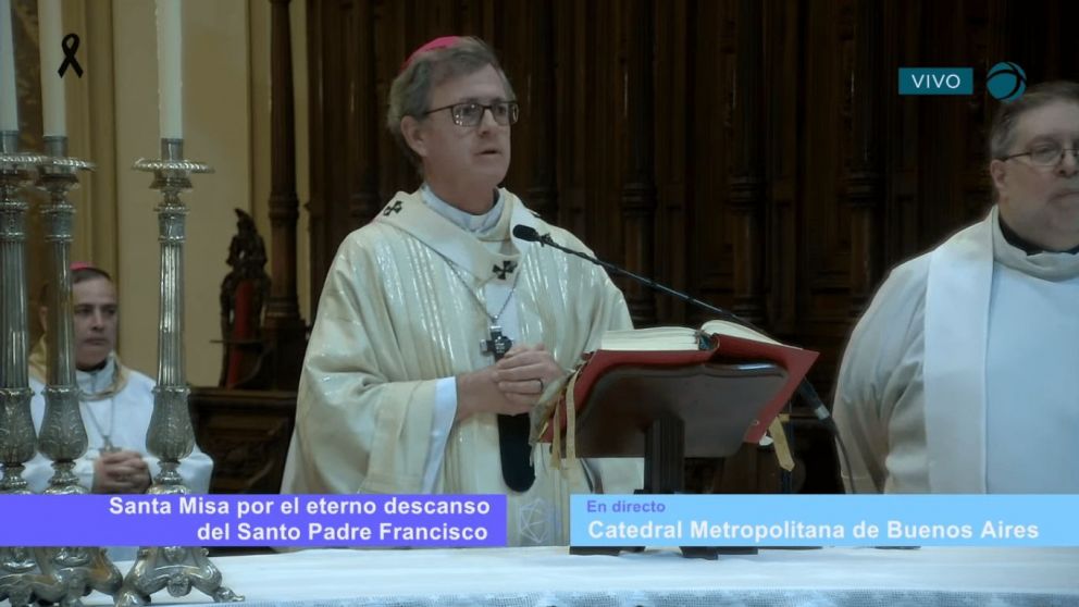Misa en la Catedral Metropolitana por la muerte del Papa Francisco.