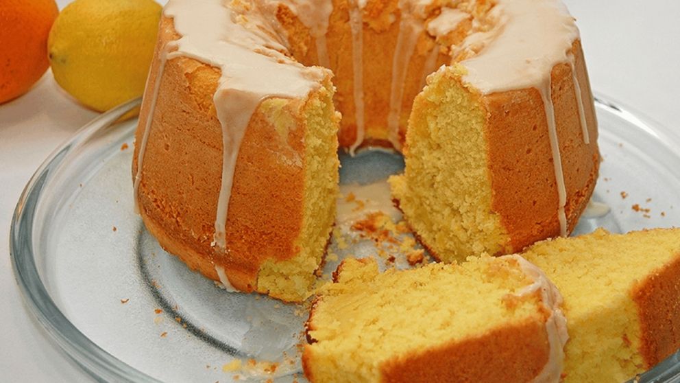 Una torta con aroma a naranja y esponjosidad digna de una nube.