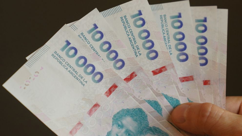 Aumento y bono de la ANSES: ¿Cuánto van a cobrar los jubilados en abril?