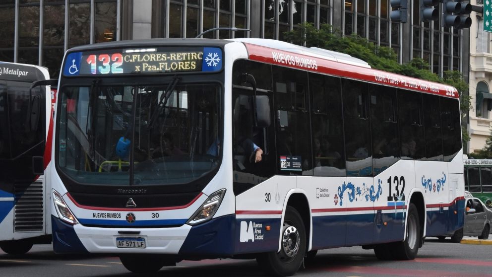 Las l�neas de colectivos 132 y 26 empezaron a aceptar otros m�todos de pago, adem�s de la tarjeta SUBE (Facebook/Diego Portebus).